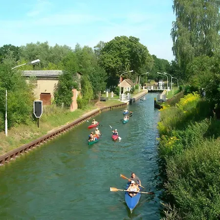 Wasserschleuse In Strasen * Wesenberg